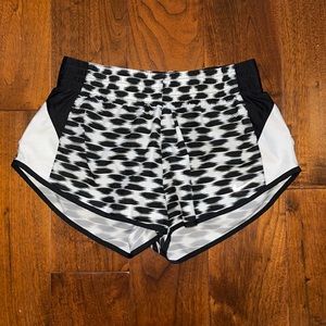 Nike Dri-Fit Women Running Shorts Small Black White Pattern